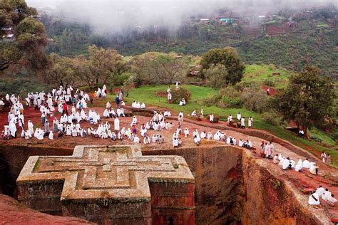  Lalibela: The Ethiopian Church Music  A Rhythmic Tapestry Woven with Ancient Melodies and Sacred Verses!